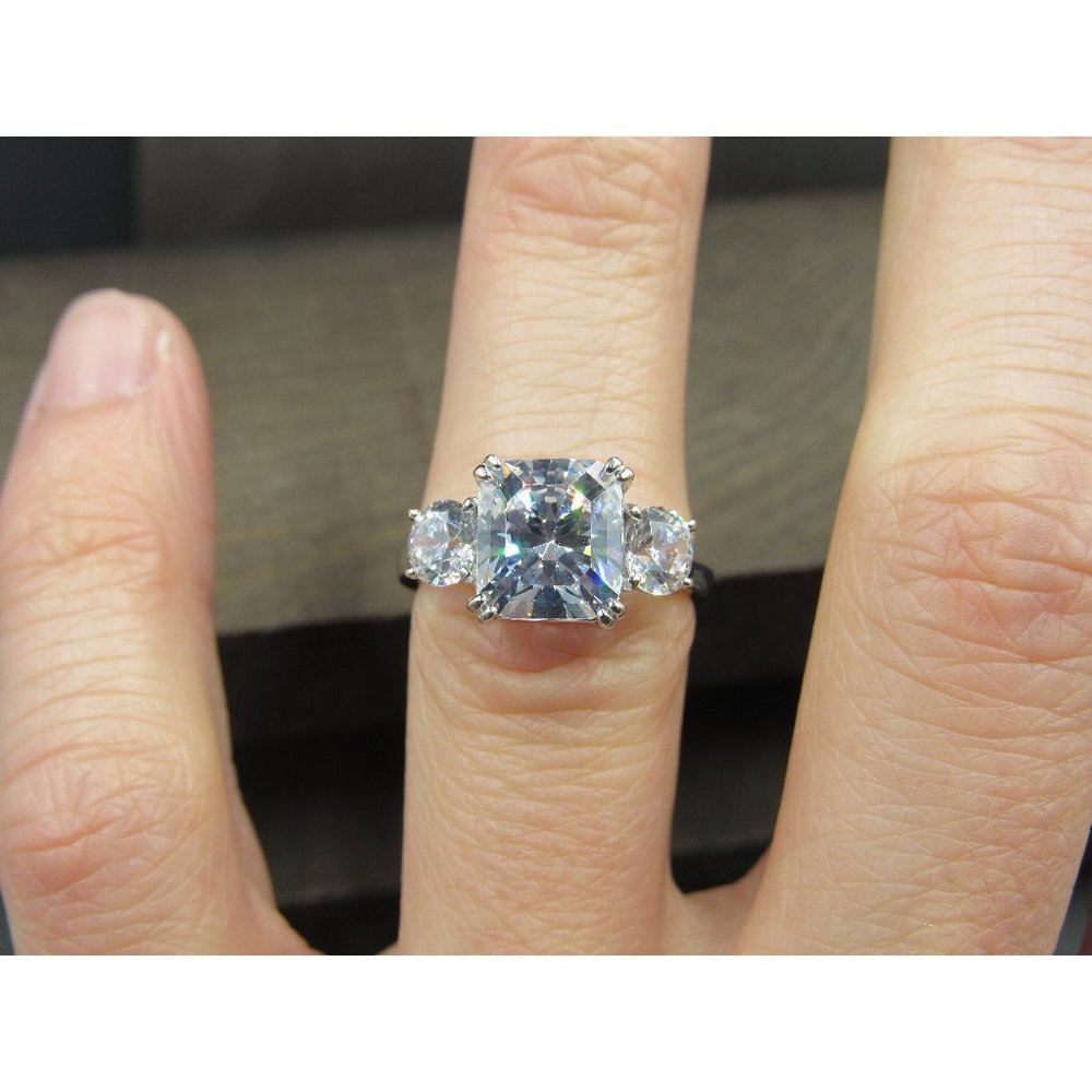 Size 6 Sterling Silver Stunning Cut Bright Cubic Zirconia Band Ring